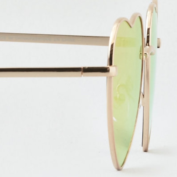 NWT AEO Rainbow Heart Sunglasses - Picture 6 of 6